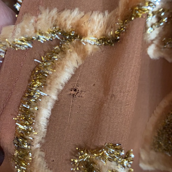 Beautiful gold blouse perfect for many occasions - Picture 6 of 6